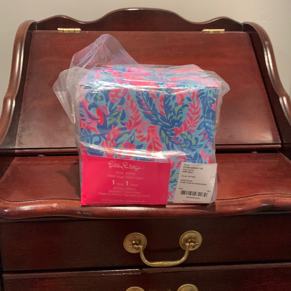 NWT Lilly Pulitzer mug 💕